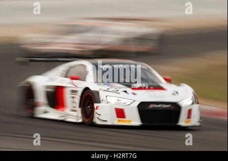 Barcelona, Spanien. 2. Oktober 2016. Der Audi R8 LMS Blancpain GT Serie des ISR-Teams, Frank Stippler und Filip Salaquarda in Aktion während des Festival De La Velocidad de Barcelona auf dem Circuit Catalunya angetrieben. Bildnachweis: Pablo Guillen/Alamy Live-Nachrichten Stockfoto