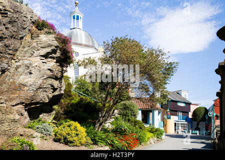 "Der Ansatz für die Anrede Platz" in der Italianate Dorf Portmeirion, Gwynedd, North Wales, UK Stockfoto