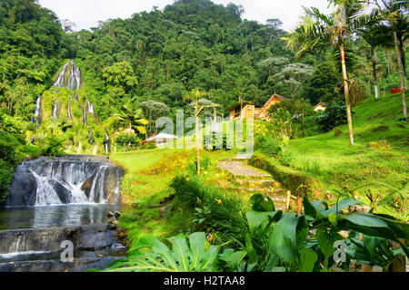 Blick auf die heißen Quellen von Santa Rosa de Cabal in der Nähe von Manizales, Kolumbien Stockfoto