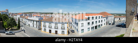 Evora, Portugal - 30. April 2014: alte Straße der Stadt Evora in Portugal Stockfoto