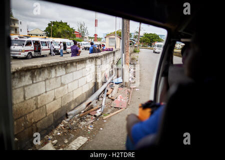 Barbados Oistins ZRs Minibus-Taxi Bridgetown, Mini-vans vorgegebenen Routen Boogie in Privatbesitz bus Reggie Route 11 interio Stockfoto