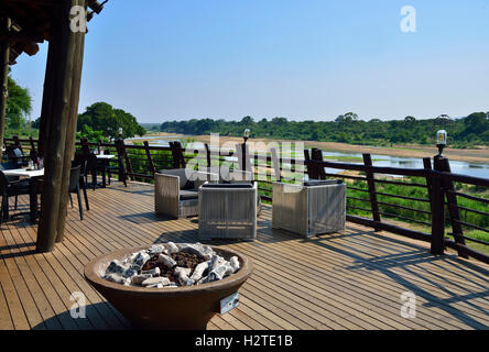 Restaurant und Bar Lower Sabie Restcamp restaurant geöffnet, Krüger Nationalpark, Südafrika Stockfoto