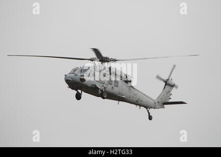 166324, ein Sikorsky MH-60 Seahawk (Knighthawk) der US Navy, Prestwick Flughafen während der Übung Joint Warrior 15-2. Stockfoto