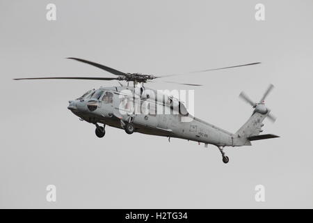 166324, ein Sikorsky MH-60 Seahawk (Knighthawk) der US Navy, Prestwick Flughafen während der Übung Joint Warrior 15-2. Stockfoto