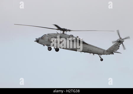 166324, ein Sikorsky MH-60 Seahawk (Knighthawk) der US Navy, Prestwick Flughafen während der Übung Joint Warrior 15-2. Stockfoto