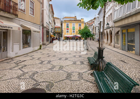 Aveiro, Portugal - 26. April 2014: Straßen und Fassaden von Aveiro, die portugiesische Venedig. Aveiro, Portugal. Stockfoto