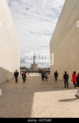 Fatima, Portugal - 25. April 2014: Das Heiligtum von Fatima, die auch als der Basilika von Frau Fatima, Portugal bezeichnet wird Stockfoto