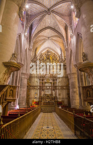 Innenraum der Kathedrale von Cuenca, Grill des Chores, Cuenca, Spanien Stockfoto