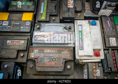 Auto Batterien Lagerung zu recyceln, recycling-Center Stockfoto