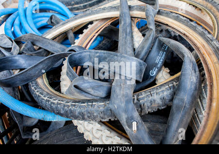 Reifen Sie-Lagerung zu recyceln, recycling-center Stockfoto