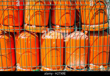 Butan Flaschen Lagerung zu recyceln, recycling-center Stockfoto