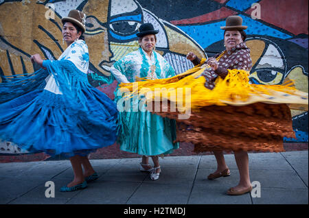 Am links Dina, in der mittleren Benita la Intocable am rechten Angela la Folclorista, Cholitas Weibchen Ringer, El Alto, La Paz, B Stockfoto