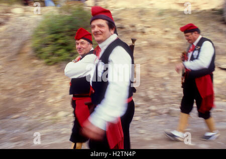 Parade, 'Festa Dels Traginers´, fest der Muleteer in Balsareny.' Trabucaires´ (mit Donnerbüchse bewaffnete Männer). Balsareny. Comarca Stockfoto