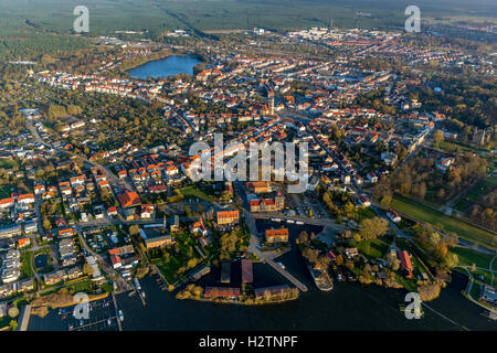 Luftaufnahme, Neustrelitz, Mecklenburger Seenplatte, Müritz, Mecklenburg-Vorpommern, Deutschland, Europa, Luftbild Vögel-Augen Stockfoto