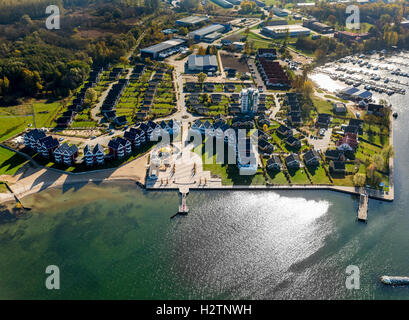 Luftbild, Hütten, Kapitän Häuser, Rechlin-Nord Hafen Dorf und Niederlassung Kanal zu Claassee, Rechlin, mit Marina Stockfoto