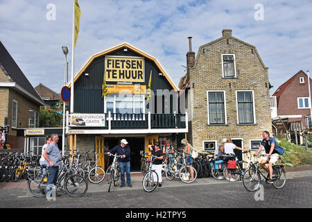 Fahrrad Fahrräder zum mieten Friesland Hafen Hafen Terschelling Niederlande Meer Stockfoto