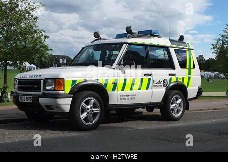 6. Juli 2014, älterer Land Rover Discovery von St John Ambulance Service verwendet. Stockfoto