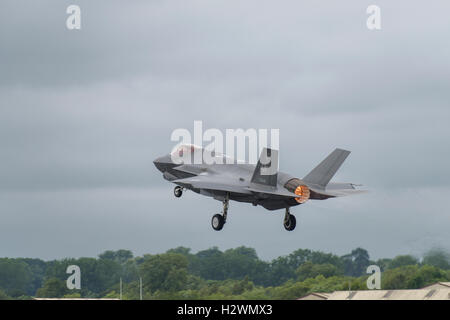 Lockheed Martin F-35 Lightning II Stealth-Fighter startet vom RAF Fairford während 2016 Royal International Air Tattoo. Stockfoto