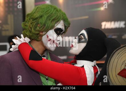 Jakarta, Indonesien. 1. Oktober 2016. Ein paar Cosplayer als die berühmten DC Comic Charaktere, der Joker und Harlekin © Gusti Aldi/Pacific Press/Alamy Live News Stockfoto