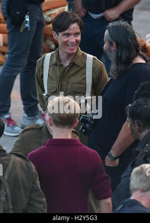 Christopher Nolan ist weiterhin der Film Dünkirchen im Hafen von Weymouth zu Filmen.  Mitwirkende: Cillian Murphy wo: Weymouth, Großbritannien wenn: 28. Juli 2016 Stockfoto