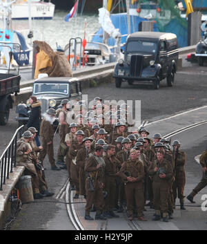 Christopher Nolan ist weiterhin der Film Dünkirchen im Hafen von Weymouth zu Filmen.  Mitwirkende: Atmosphäre wo: Weymouth, Großbritannien wenn: 28. Juli 2016 Stockfoto
