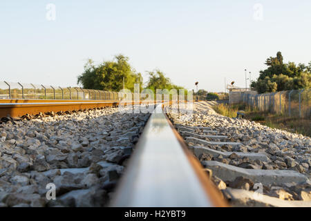 Schiene Anker, Schienenstößen, Rail, Schotter. Stockfoto