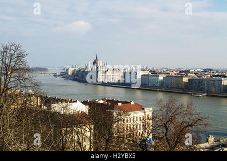 Schönes Foto auf Budapest und Donau von oben. Stockfoto
