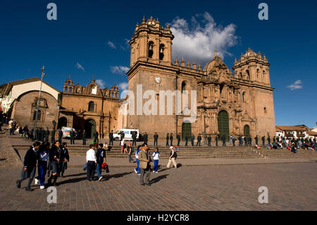 Cuzco-Kathedrale in der Plaza de Armas. Cuzco. In den peruanischen Anden gelegene entwickelt Cuzco, unter der Inka-Herrscher Pachacutec, Stockfoto