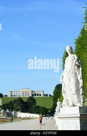 Wien, Wien: Gloriette im Schönbrunner Schlosspark (Schlosspark), 13., Wien, Österreich Stockfoto