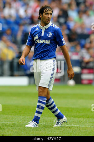 Football-Spieler Raul, Liga total Cup 2010, Liga total Cup-match zwischen FC Schalke 04 und den Hamburger SV, Endergebnis Schalke 2 Stockfoto