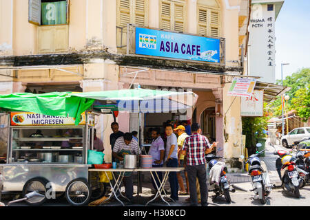 George Town, Malaysia - September 2016: Indische Straße Garküche in George Town, Penang, Malaysia. Stockfoto