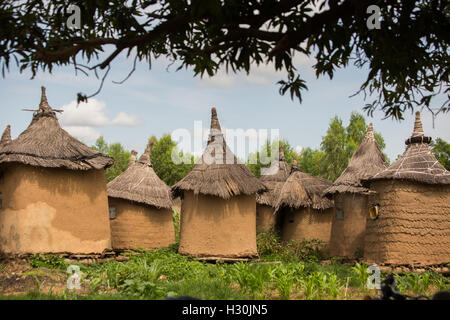 Traditionelle Schlamm und Grass Häuser in Réo in Burkina Faso, Westafrika. Stockfoto