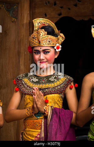 Indonesien, Bali, Amed, junge balinesische Tänzerin Stockfoto