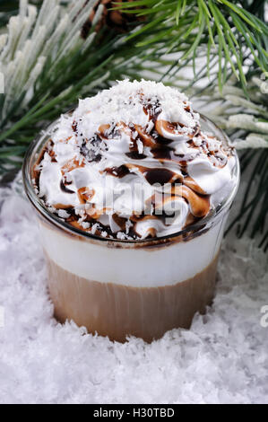 Kaffee in Sahne mit Schokolade topping Irish cream Stockfoto