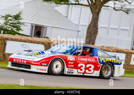 1987 Nissan 300ZX IMSA GTO mit Fahrer Adam Carolla auf die 2016 Goodwood Festival of Speed, Sussex, UK Stockfoto