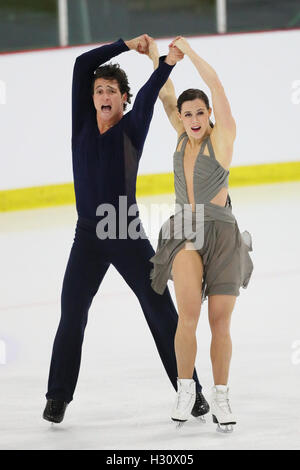 Sportplexe Pierrefonds, Montreal, Kanada. 1. Oktober 2016. Tessa Virtue & Scott Moir (CAN), 1. Oktober 2016 - Eiskunstlauf: 2016 Skate Canada Herbst Classic internationalen Eis Tanz Ausdruckstanz bei Sportplexe Pierrefonds, Montreal, Kanada. © YUTAKA/AFLO SPORT/Alamy Live-Nachrichten Stockfoto