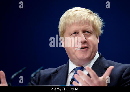 Parteitag der konservativen auf 10.02.2016 bei Birmingham ICC, Birmingham. Personen im Bild: Boris Johnson, Staatssekretär für auswärtige und Commonwealth-Angelegenheiten befasst sich die Konferenz am ersten Tag. Bild von Julie Edwards. Stockfoto