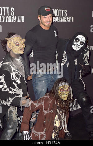 Buena Park, USA. 30. September 2016. Kellan Lutz auf "Knotts Scary Farm" schwarzer Teppich auf die Knotts Berry Farm. Buena Park, 30.09.2016 | Verwendung Weltweit/Picture Alliance © Dpa/Alamy Live-Nachrichten Stockfoto