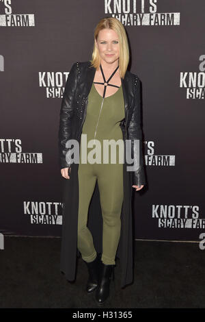 Carrie Keagan bei "Knotts Scary Farm" schwarzer Teppich auf die Knotts Berry Farm. Buena Park, 30.09.2016 | Verwendung Weltweit/Picture alliance Stockfoto