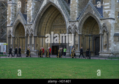 London, UK. 3. Oktober 2016. Richter kommen beim jährlichen Richter Service im Westminster Abbey, London, UK. Foto: siehe Li/Alamy Live News Stockfoto