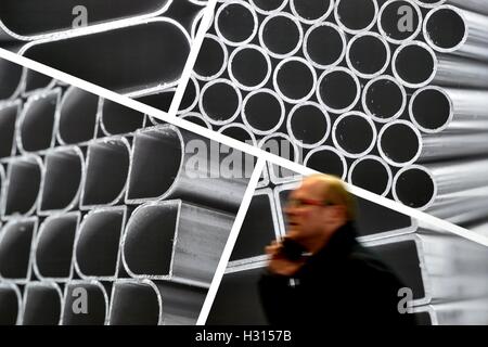 Brno, Tschechische Republik. 3. Oktober 2016. Besucher während der internationalen technischen Messe MSV in Brno, Tschechische Republik, 3. Oktober 2016. © Vaclav Salek/CTK Foto/Alamy Live-Nachrichten Stockfoto