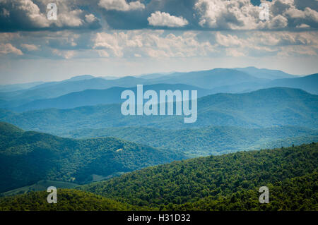 Schichten von der Blue-Ridge, gesehen im Shenandoah-Nationalpark, Virginia. Stockfoto