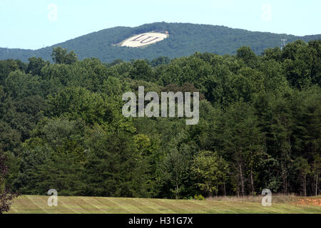 LU (Liberty University) Monogramm auf Liberty Mountain in Lynchburg, Virginia, USA Stockfoto