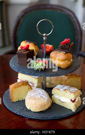 "Mill House Hotel" Swallowfield, Berkshire, UK. "Afternoon Tea" Kuchen Kuchen Stockfoto