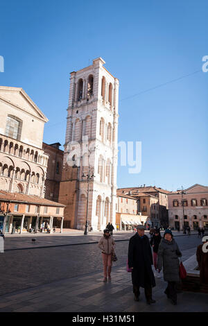 Loggia dei Merciai und Ferrara City Hall in Piazza Trento - Triest, Ferrara, Italien Stockfoto