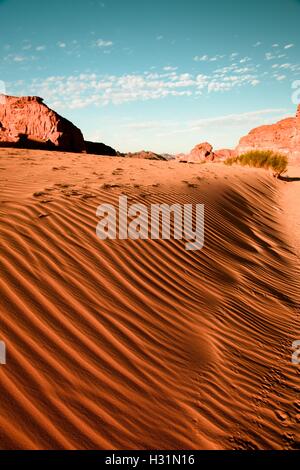 Ägypten-Sinai Wüste Ansicht Rocky hills blauen Himmel Stockfoto