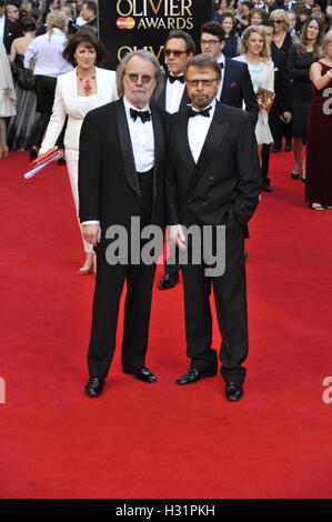 Benny Andersson und Björn Ulvaeus bei den Laurence Olivier Awards am Royal Opera House in es Stockfoto