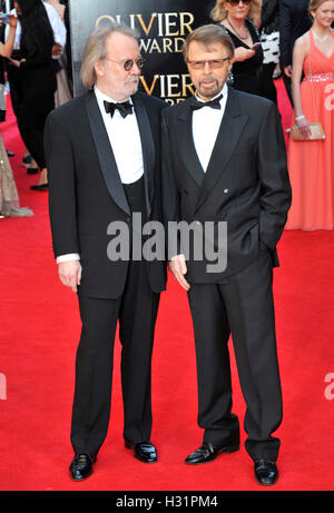 Benny Andersson und Björn Ulvaeus bei den Laurence Olivier Awards am Royal Opera House in es Stockfoto