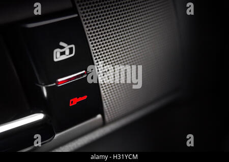 Auto Lock Knopf und Status Licht. Auto-Sicherheits-Konzept Stockfoto