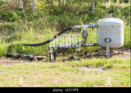 System für das Pumpen von Wasser zur Bewässerung für die Landwirtschaft mit Ausdehnungsgefäß Stockfoto